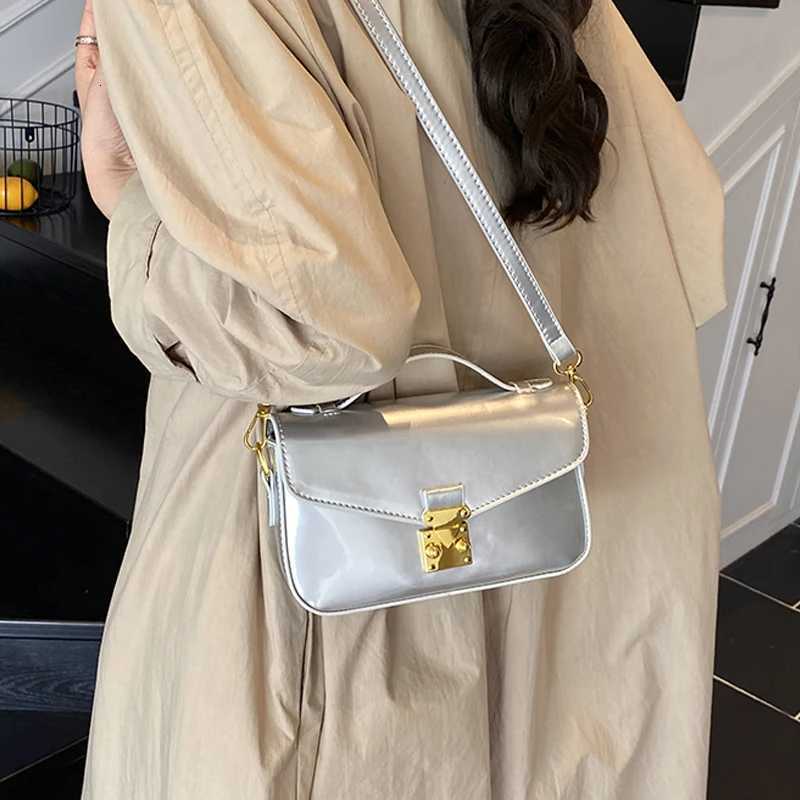 Designer Bags for Wen Red Glossy Patent Leather Handbag Fi Versatile Square e Shoder Bags Simple Mini Crossbody Pack Y251127