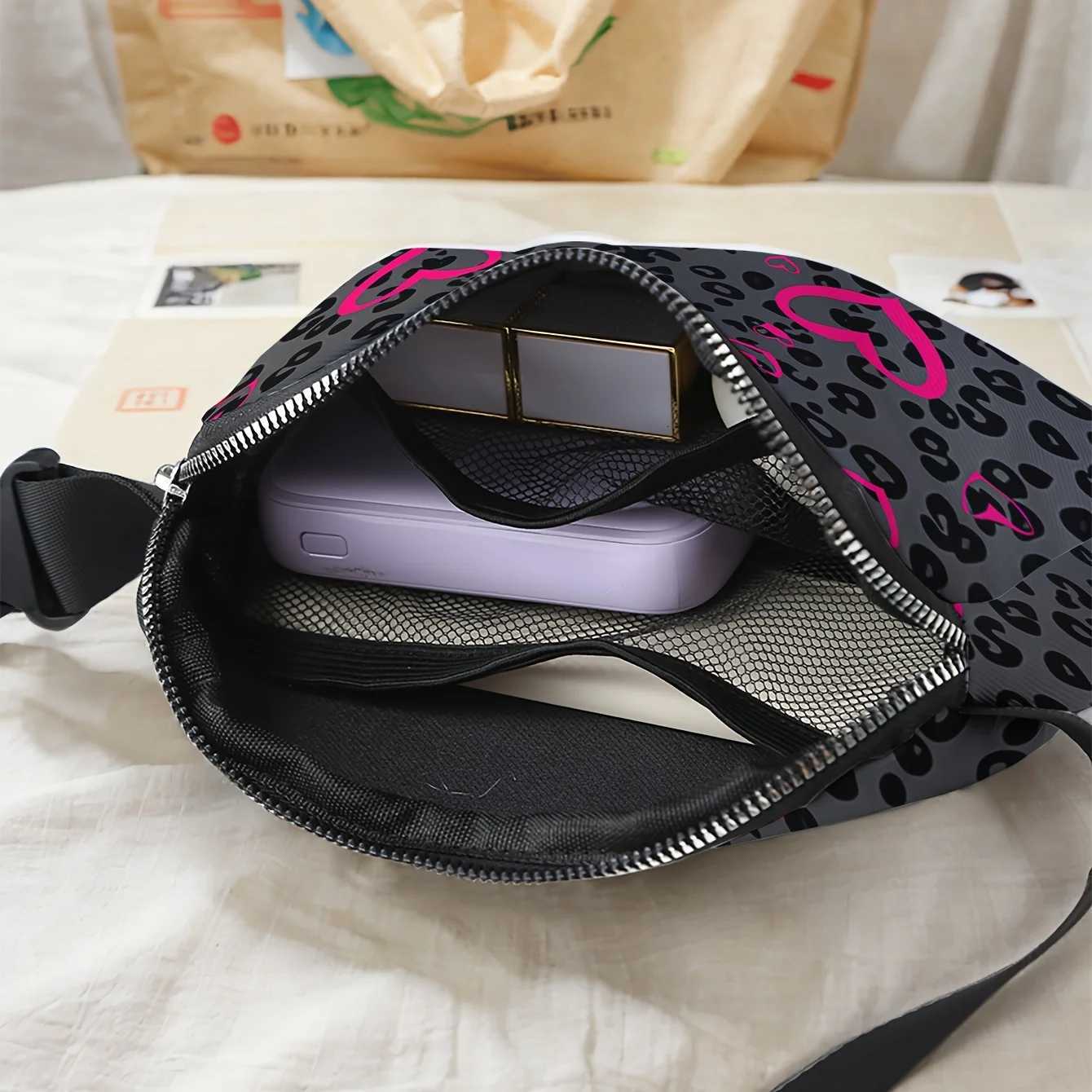 1pc love printed fashionable adjustable crossbody bag neutral sports waist bag suitable for runningT251128