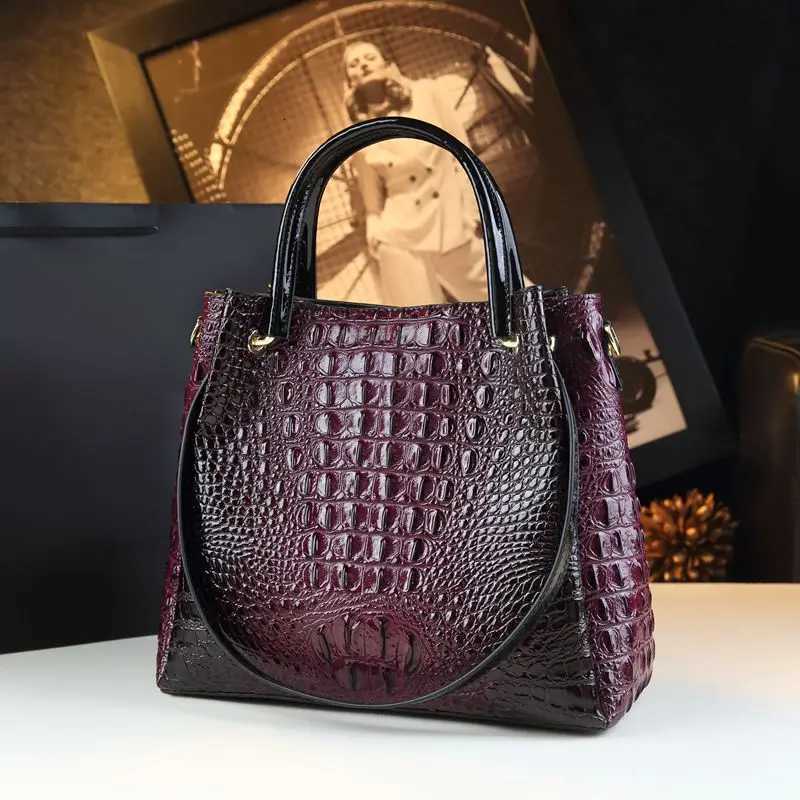 Genuine Leather Women Handbags New Tote Bag Fashion Crocodile Print Bucket Bag Retro Shoulder Messenger Bags Trend 2025 K251128