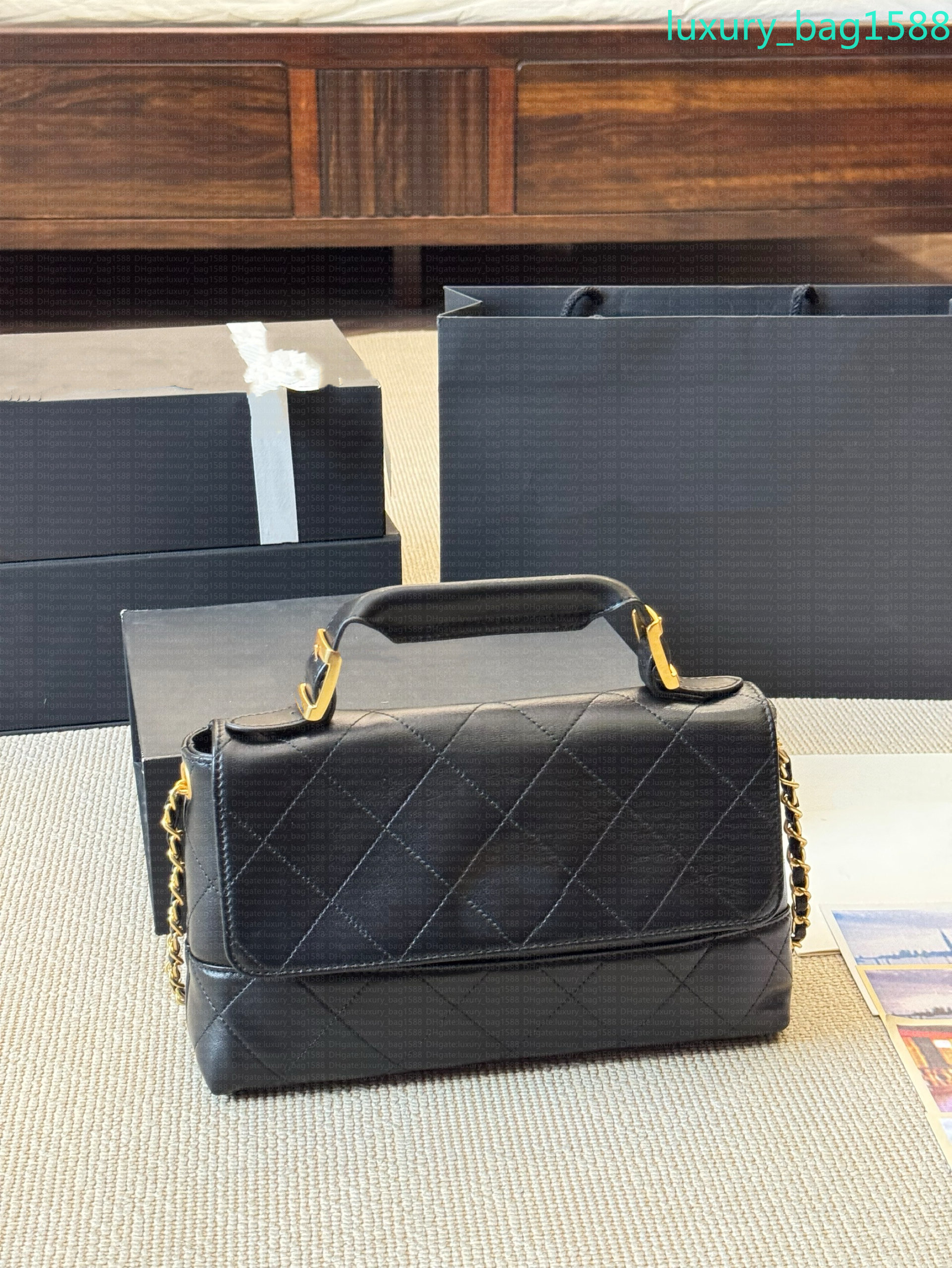 Designer bag 10A tote bag shoulder bag classic 25A bag bucket bag flip cover crossbody bag shoulder bag classic diamond grid pattern fashionable crossbody bag