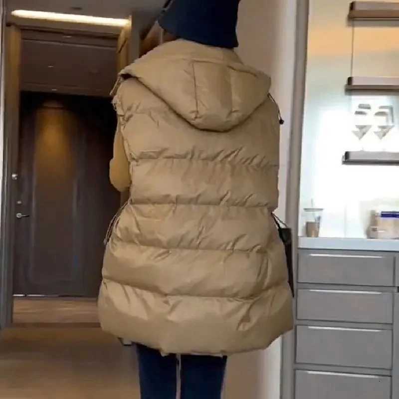 Women Winter Down Cotton Vest Jacket 2025 New Women Thick Warm Waistcoat Sleeveless Vest Coat Women Hooded Outer Wear Vest CoatT251128