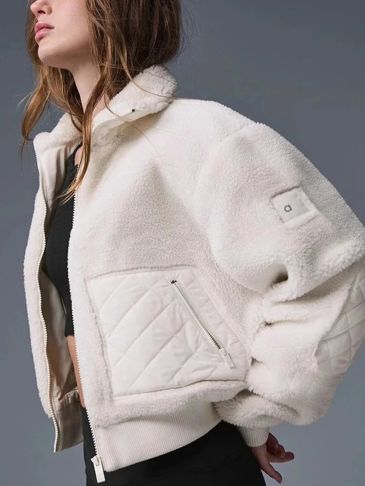Thicken Warm Lambs Wool Short Coat Women Zipper Stand Collar Winter Jacket Fashion High Street White Jackets for 251126