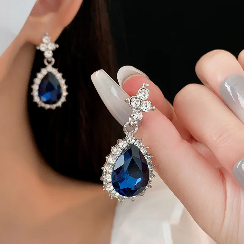 3 Pcs Bluey Square Rhinestone Water Drop Pendant Necklaces for Women Temperament Elegant Collarbone Chains Jewelry Sets 251126
