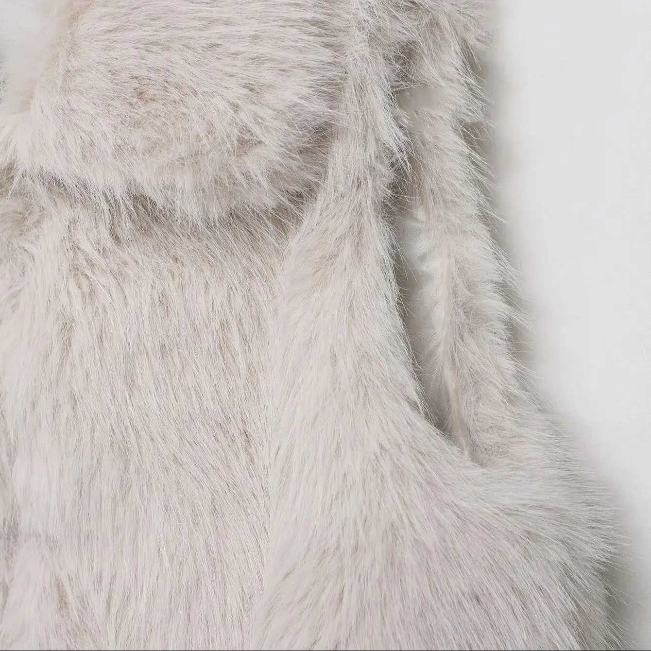 Faux Fur Sleeveless Vest Women Black Cropped Vests for Women Winter Womens Warm Vest Fashion Waistcoat Vest WomanT251128