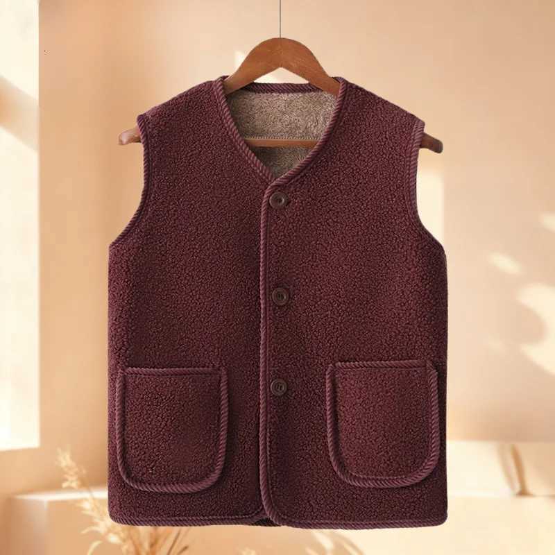 Winter Warm Fleece Vest Thickened Lamb Wool Waistcoat for Women Autumn and Winter Plus Size Insulated Outerwear Cozy SleevelessT251128