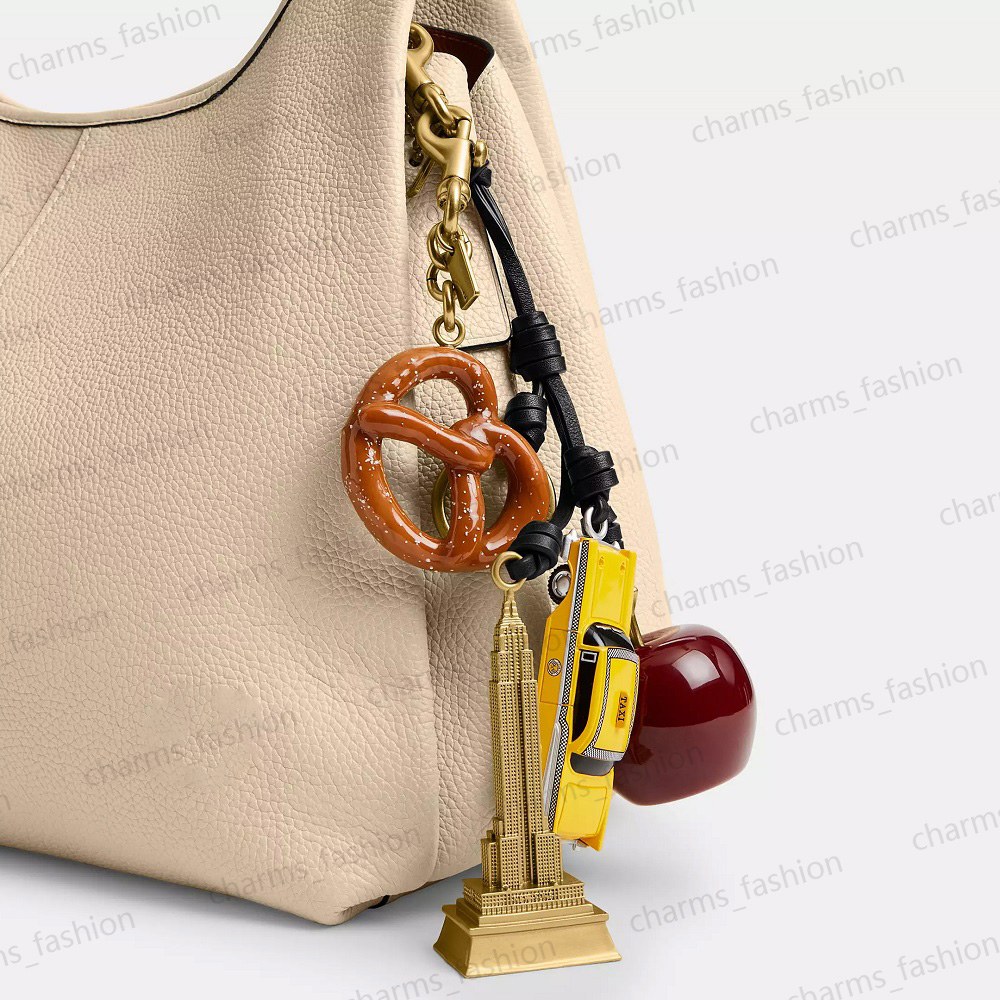 2025 Designer Bag Charm Small Taxi Small Pretzel Bag Charms Key Chain Luxury women Wallet Keychains Keys Keyring Designer Keychain