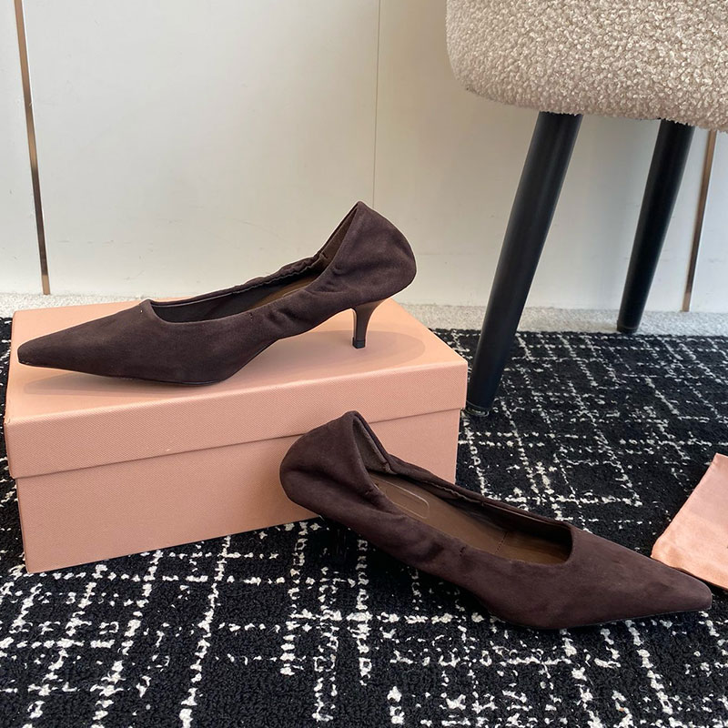Ruches Suede Pumps 5I374E Designer Pointed High Heels Womens Fashion Cat Heel Shoes Ladie Luxury Retro Sandals Elastic Heel Sizes 35 41 With Boxs