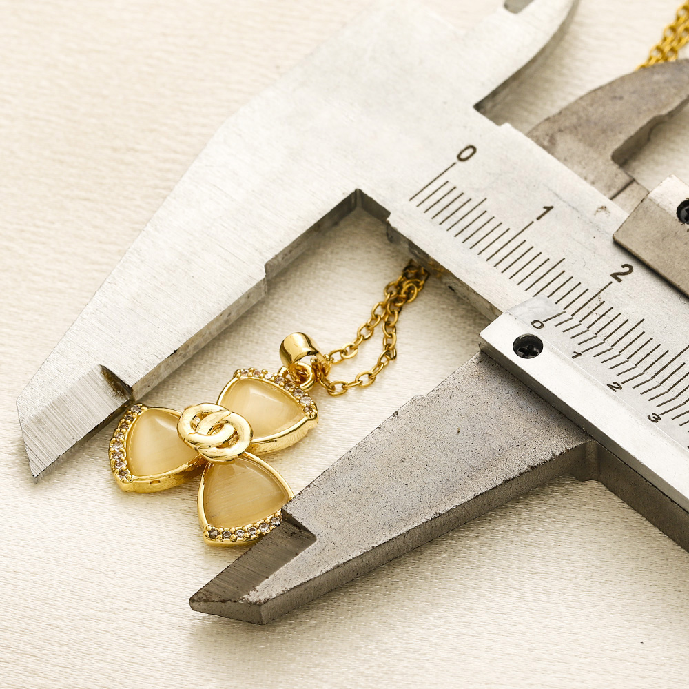 Crystal Pendants Necklaces Classic Wedding Designer High Quality Gold Plated Stainless Steel Letter Choker Pendant Necklace Chain Jewelry Accessories