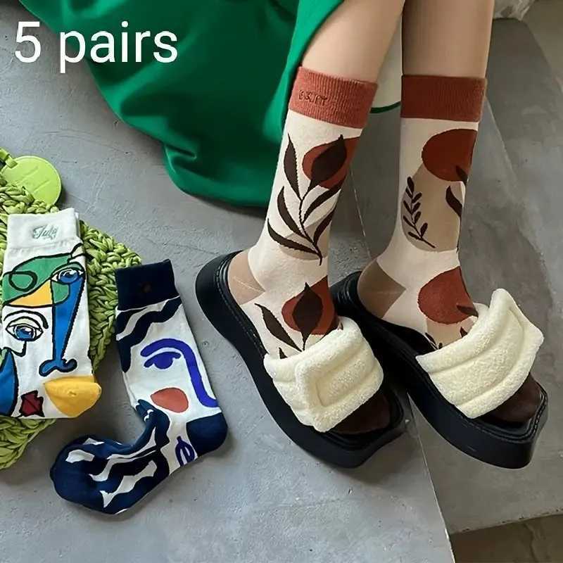 5 Pairs Elegant Cartoon Graffiti Women Tube Socks Fashionable Oil Painting Art Printing Soft Comfortable Breathable Casual Socks J251128