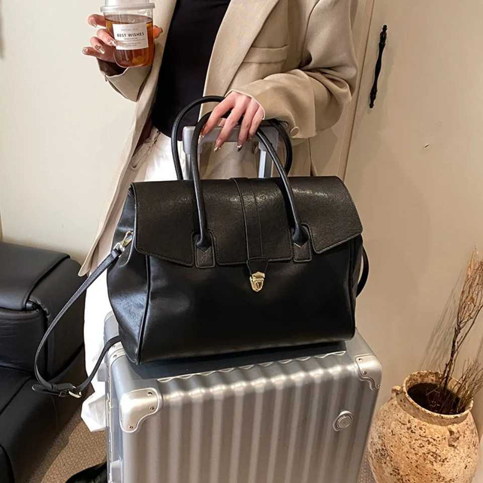 Luxury Large Capacity Boston Women Shoulder Crossbody Bags Pu Leather Top-handle Bags Latest Designer High Quality Hand Bags Sac K251128