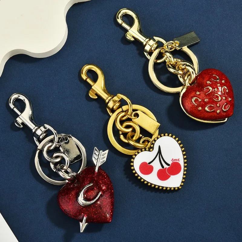 Advanced Love Keychain Bag Pendant Womens Bag Jewelry Exquisite Car Pendant Accessories Wholesale 250428