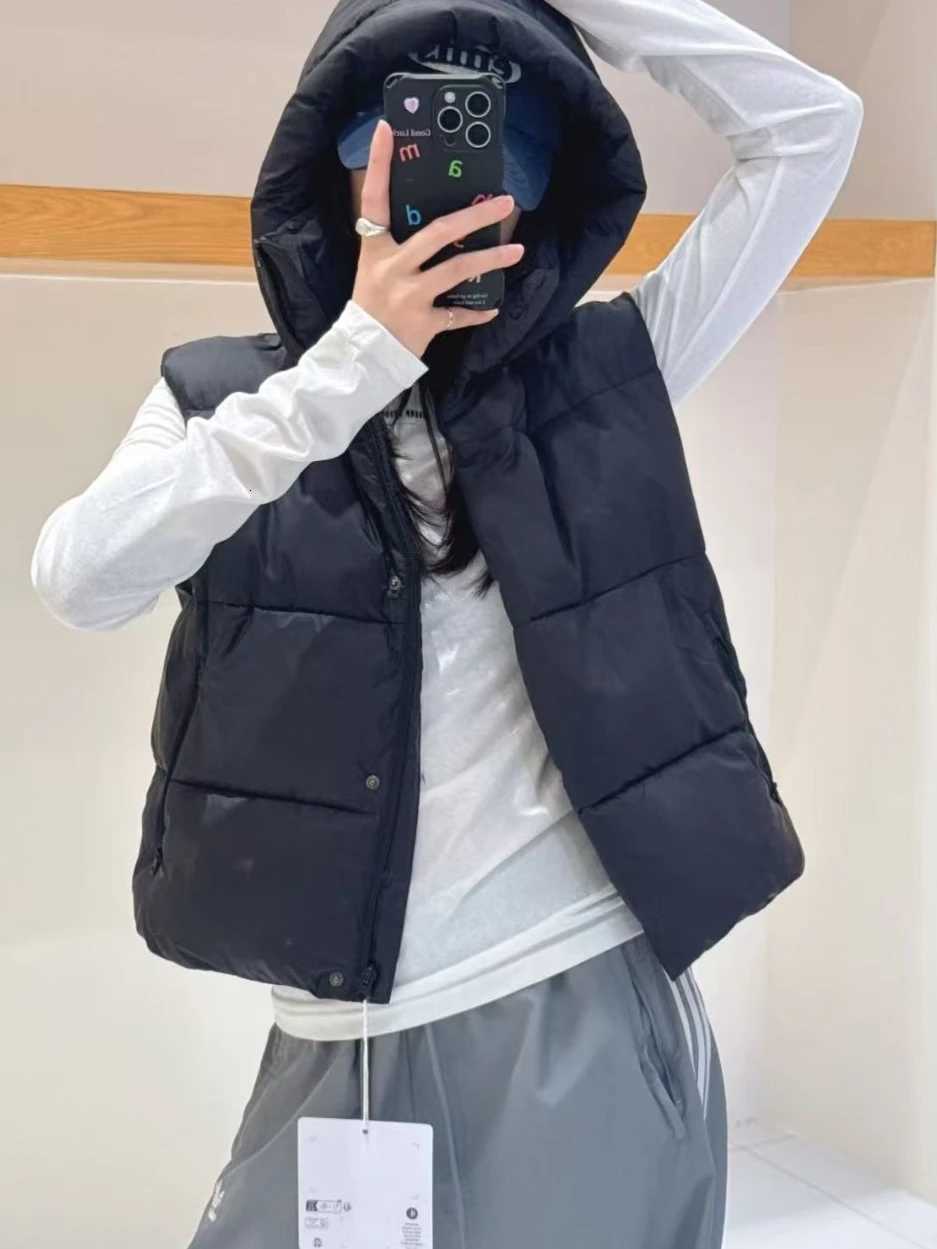 Autumn Winter Cotton Vest Women Stand-up Collar Hooded Jacket Sleeveless Casual Sports Zipper Warm Vests Thick Waistcoat WomenT251128