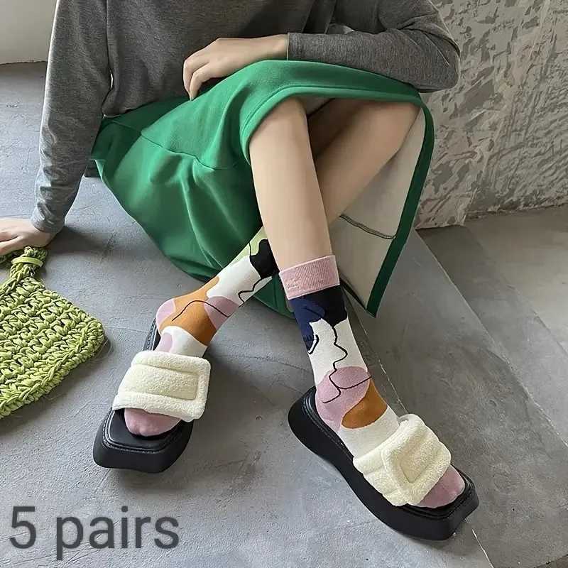 5 Pairs Elegant Cartoon Graffiti Women Tube Socks Fashionable Oil Painting Art Printing Soft Comfortable Breathable Casual Socks J251128