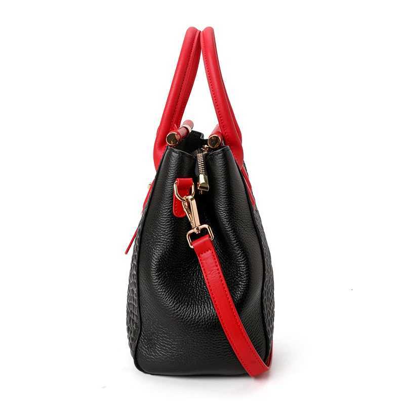 Light Luxury Crocodile Pattern Womens Handbag Large Capacity Black High Quality Cowhide Single Shoulder Crossbody Bag K251128