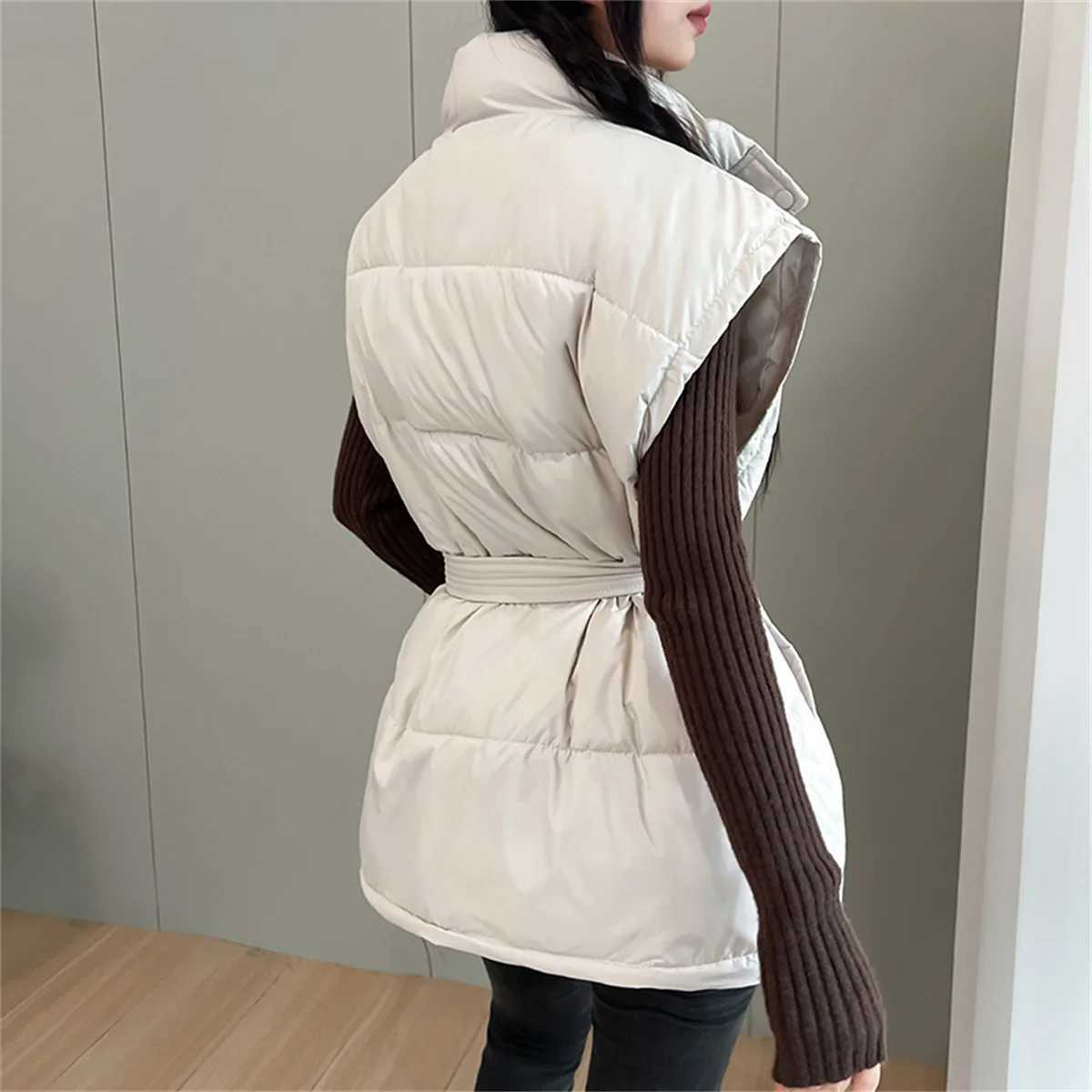 Korean Chic Streetwear Vest Short Parkas Autumn Winter Casual Elegant Sleeveless Down Coat Women High Street Jackets Clothes NewT251128