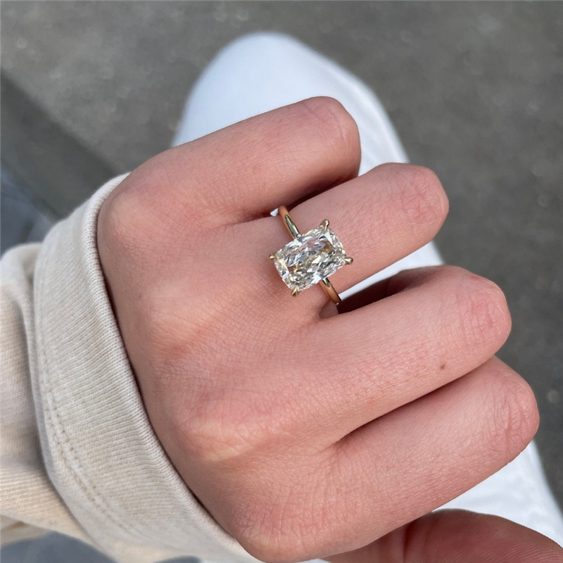 Jewelry 18K Yellow Gold Elongated Cushion Cut 4.0 Carat Lab Grown Diamond Solitaire Womens Gold Ring IGI Certificate Gold Ring For Women