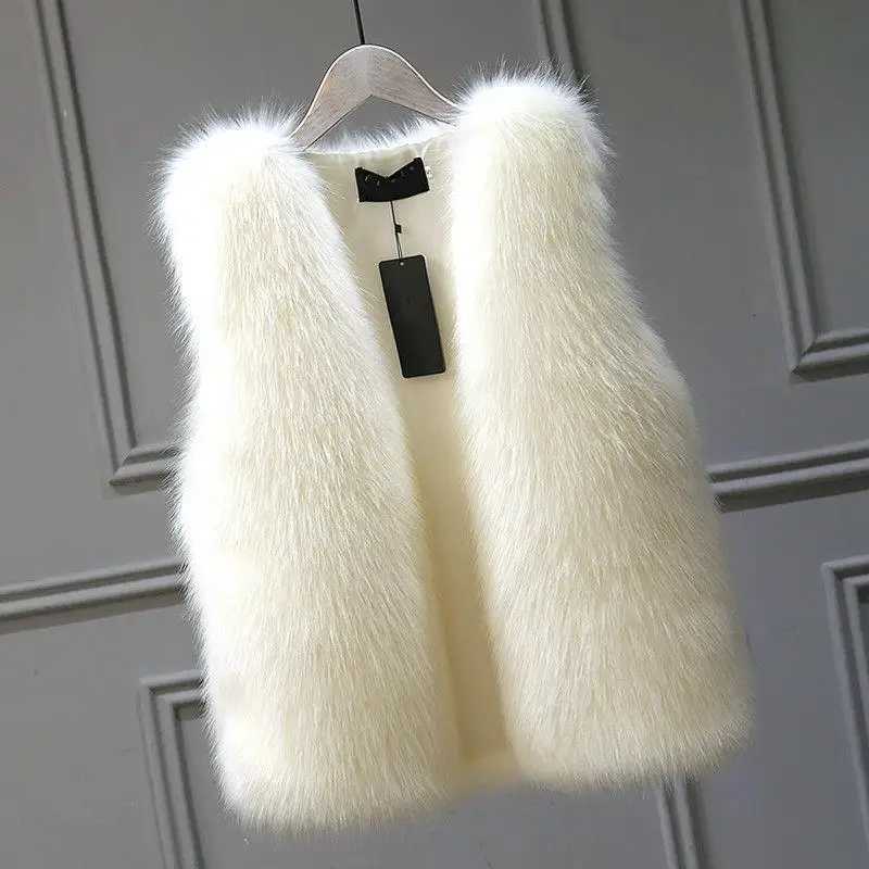 2025 Womens Thickened Warm Fox Fur Vest Spring Autumn Outerwear Cotton Lined Versatile Slimming Faux Fur Backless Tank TopT251128