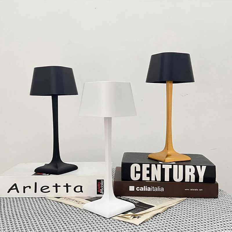 Home and hotel decoration Nordic luxury wireless dimmable portable rechargeable table lamp in gold and black M251128