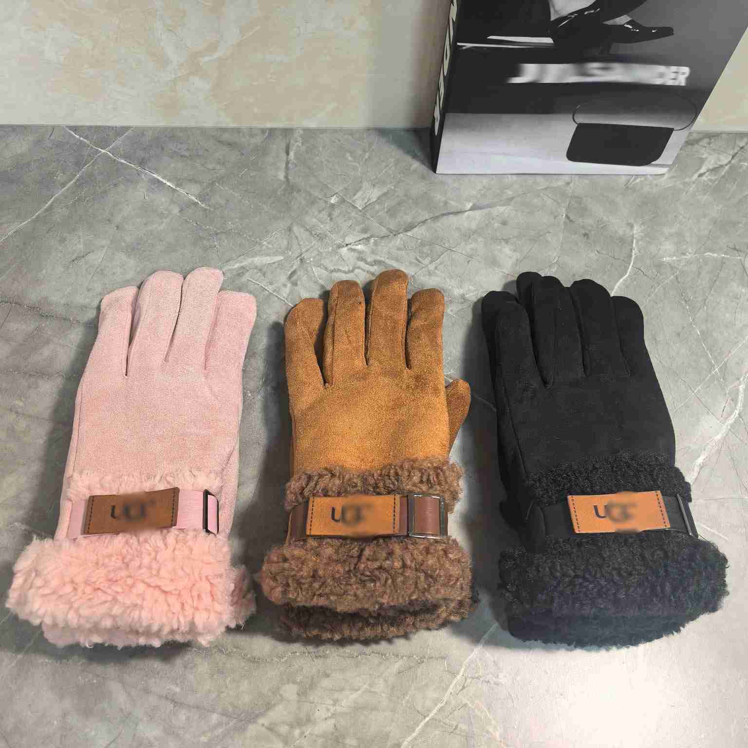 Five Fingers Gloves Designer Womens Outdoor Winter Separated-Finger Touchscreen Gloves Thick Warm Suede Fleece with Buckle Fleece-Lined Cold-Resistant