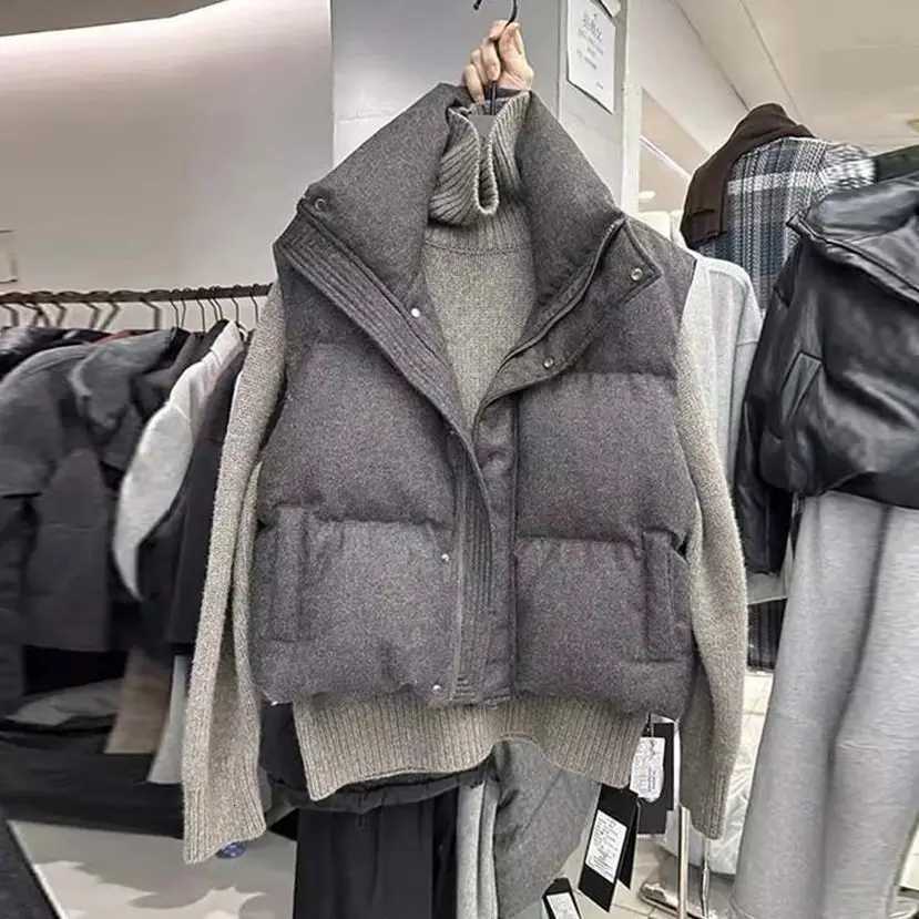 Women Short Down Cotton Vest Stand Collar Sleeveless Outerwear Waistcoat 2025 New Winter Outwear Casual Female Sleeveless JacketT251128