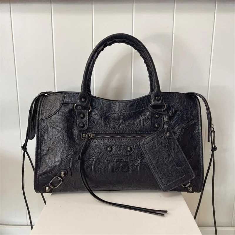 Tote Bag Crinkled Leather Multi Color Punk Metal 2026 New Trendy Luxury Handbag High Quality Stylish Hot Sale K251128