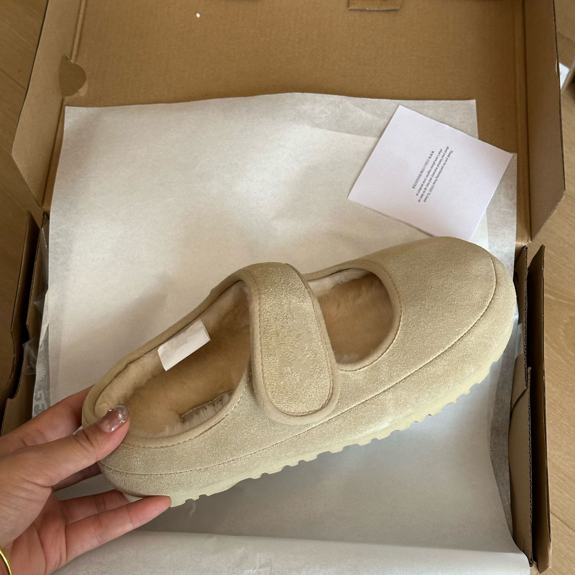 2025 Flat shoes Mary Jane shoes French-style girl's shallow-mouth doll shoes lazy snow boots fluffy grandma shoes