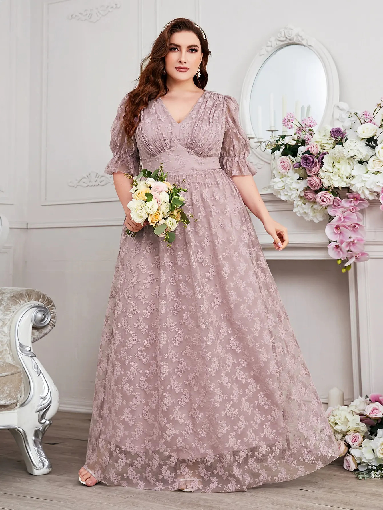 Curved womens lace evening gown Vneck sleeveless dress suitable for summer weddings plus size 25428