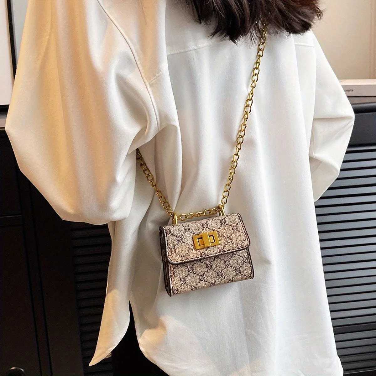 Designer Stylish Mini Crossbody Bag with Geetric Pattern Faux Leather Buckle Closure Painted Edge Detail Faux Leather Lining Purse Y251127