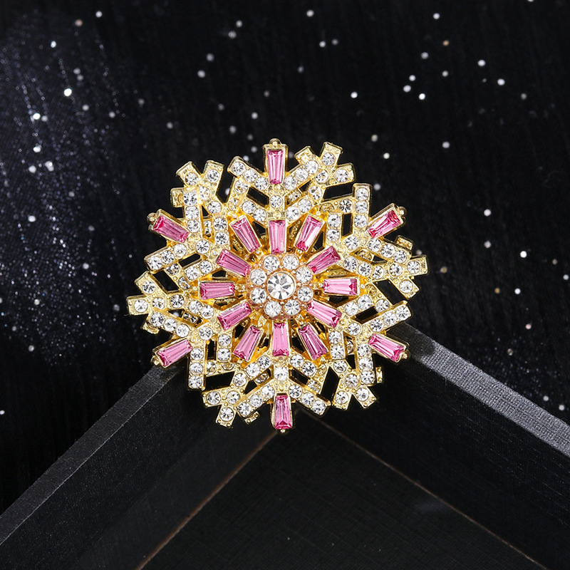 2026 New Snowflake High-End Niche Three-Dimensional Premium Brooch Suit Jacket Coat Pin Accessory