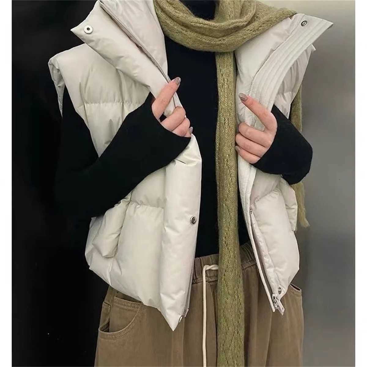 Autumn Winter Womens Short Cotton Down Vest Short Stand-up Collar Warm Sleeveless Quilted Vest Outdoor Jacket Tops OutwearT251128