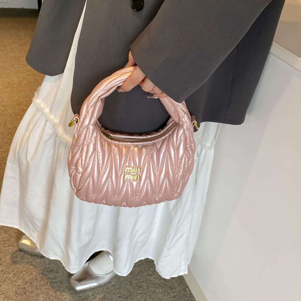 2024 New Fashionable Wrinkle Casual Simple Fashion Handheld Cross Shoulder Women's Bag