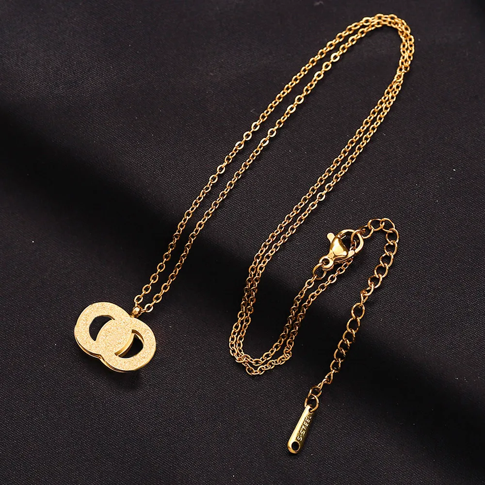 Fashion Stainless Steel Pendant Necklaces Luxury Designer Necklaces Choker Love Chain Women Plated Crystal Pearl Letter Jewelry Accessories