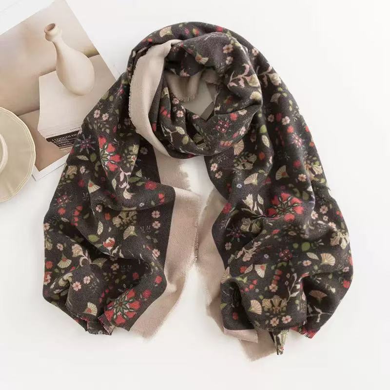 T572 new couple cashmere scarf female cream sweet girl style autumn and winter printed scarf neck shawl