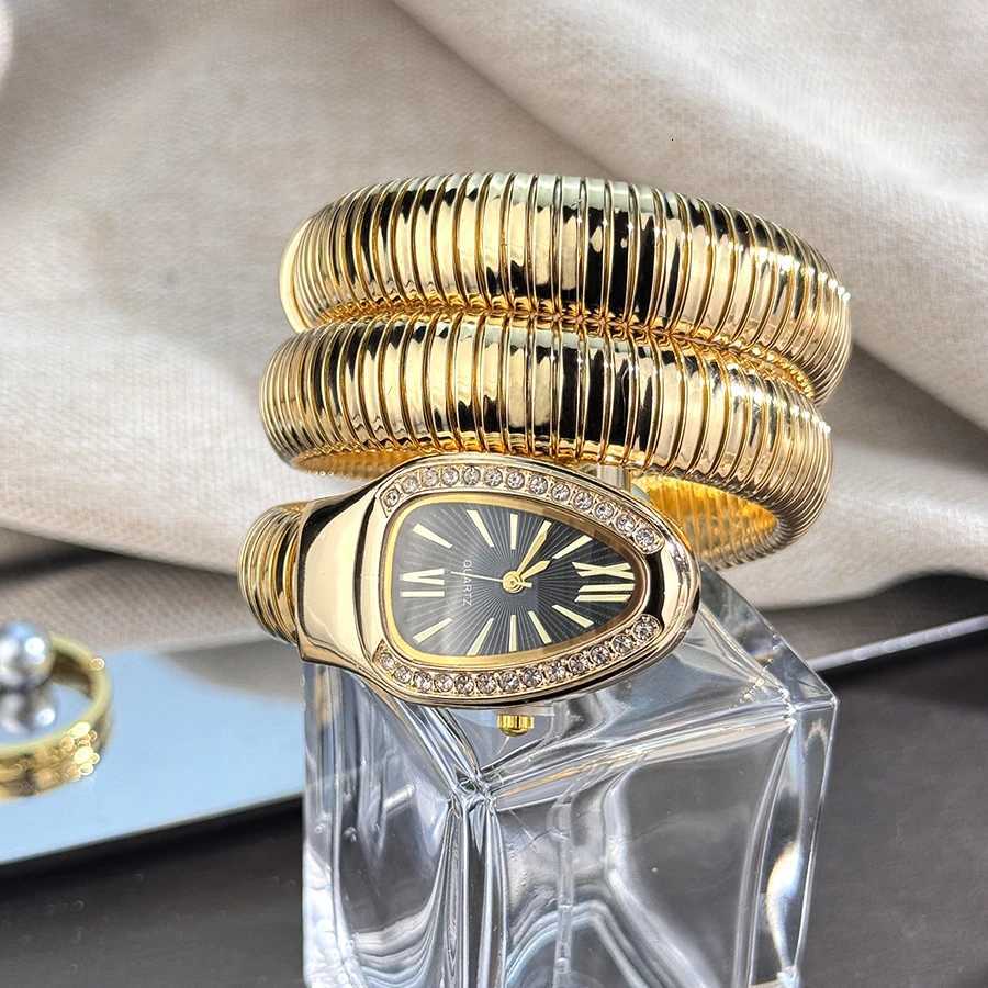 Fashionable European And Snake-Shape Elastic Wrapping Quartz Ladies Watch with Embedded Diamond Bracelet Watch X251128