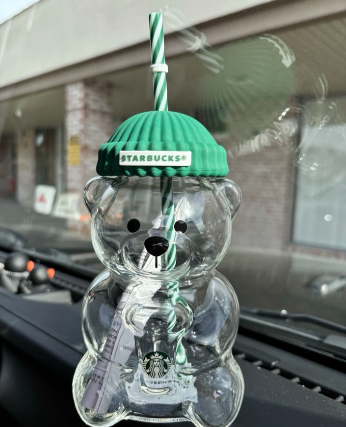 Designer 20oz Star bucks Green Glass Bear Cup With Straw Cute Transparent Tumbler With Hat For Iced Coffee Cold Drink New Year Gifts Luxury Water Bottle DHL