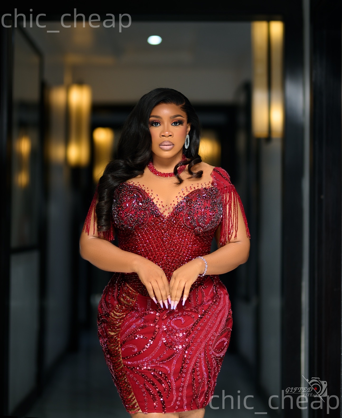 Dark Red Sheath Cocktail Dress Beaded Crystals Sheer Neck Sequined Short Mini Graduation Homecoming Dresses For Special Occasions Sweetheart Gowns