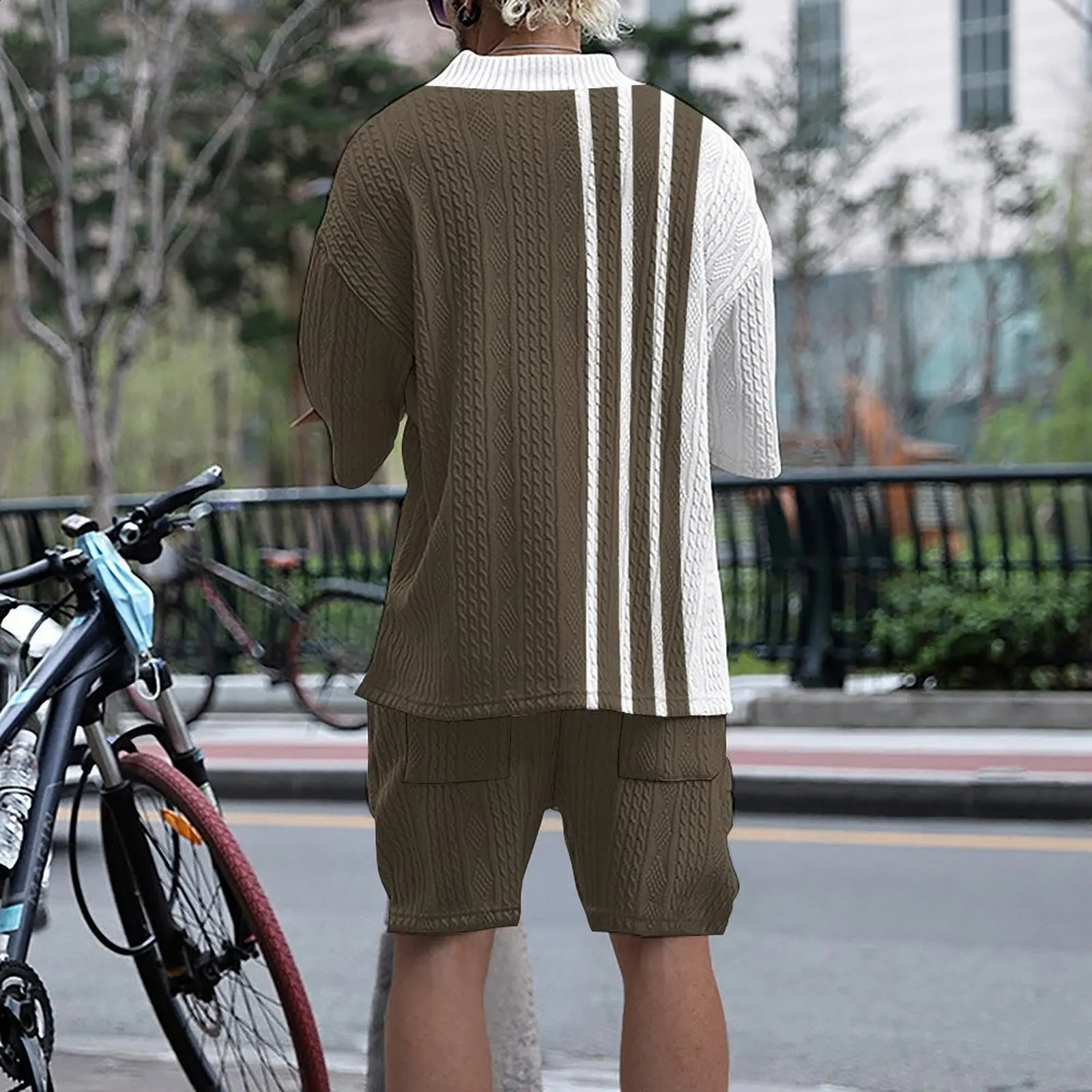 summer mens loose casual sportswear high-quality jacquard V-neck short sleeved two-piece mens clothing 250422