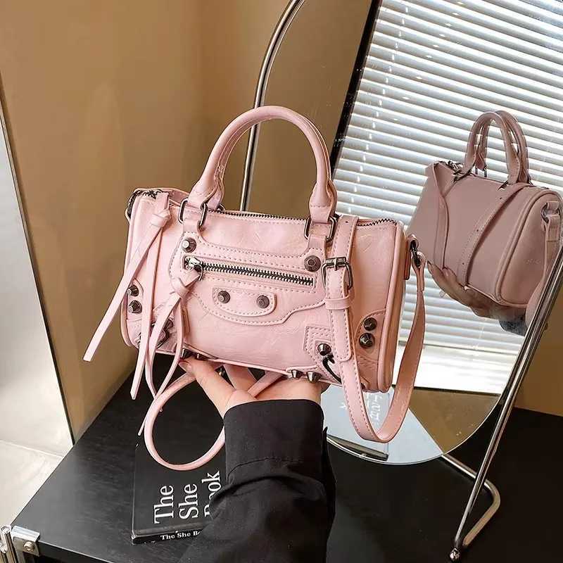 Fashionable Tote Bags For Ladies Made Of Durable Leather With Shoulder Strap From Luxury Brand K251128