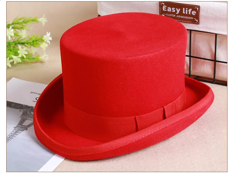 2024 Wool Flat Man Top Hat Fashion Fedora Hats Versatile Panama Magician Cap Gentleman Cylinder Strap Steampunk Unisex Elegant 250417bj