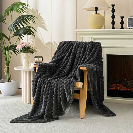Shedding-proof Rabbit Fur Plush Multi-functional Blanket Autumn and Winter High Gram Weight Flannel Office Cover Blanket Sofa Blanket C251128