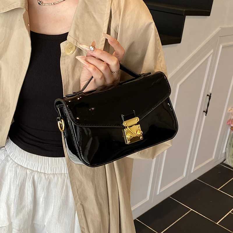 Designer Bags for Wen Red Glossy Patent Leather Handbag Fi Versatile Square e Shoder Bags Simple Mini Crossbody Pack Y251127