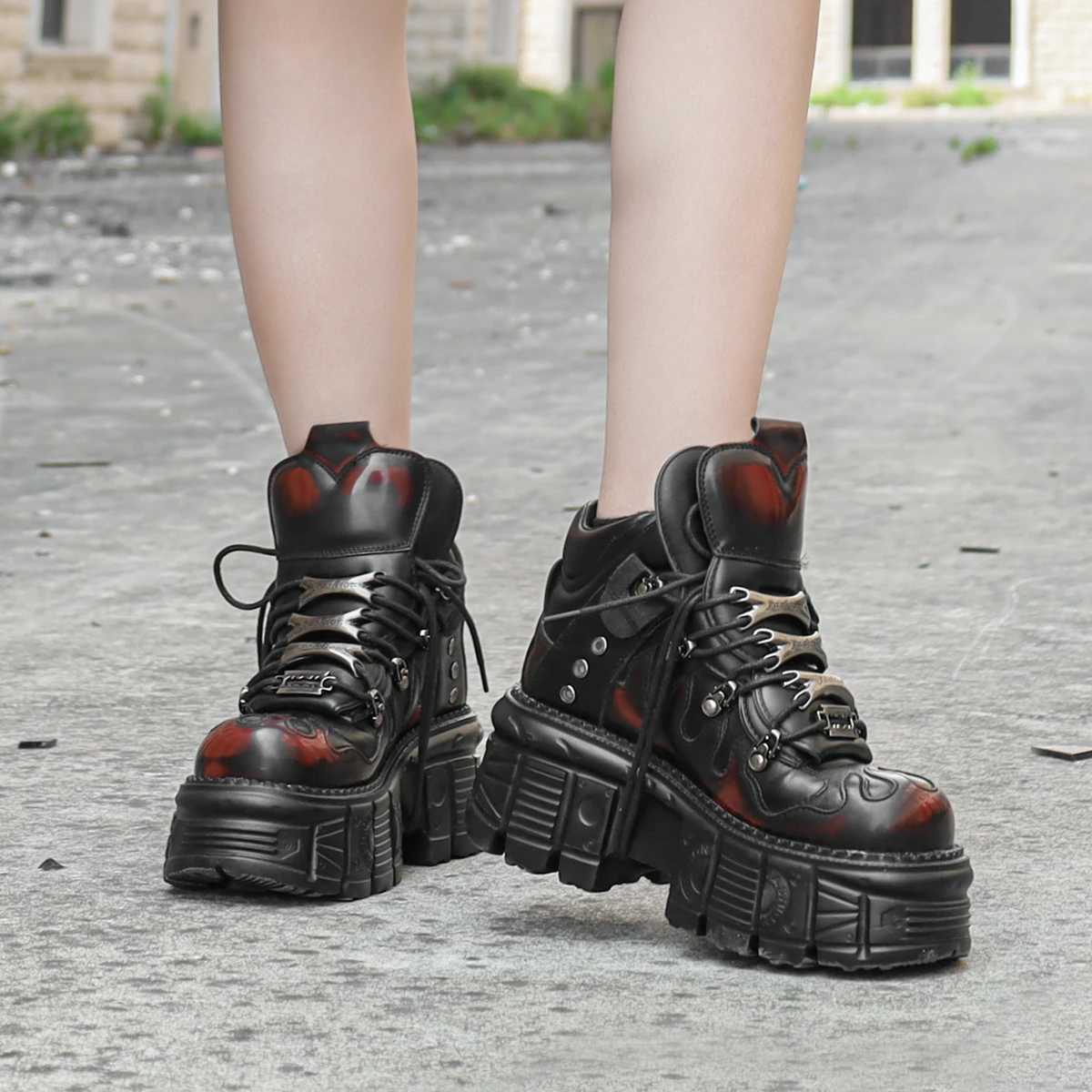 Popular Slip-On Motorcycle Style Layered Wear-Resistant Retro Spanish Short Boots Dark Metal Punk for Men and Women W251128