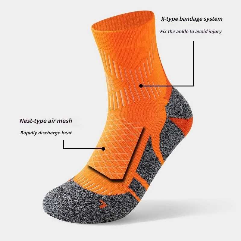 Professional Marathon Running Sock Men Women Outdoor Sports Fitness Thick Cushioned Short Tube Basketball Hiking Quarter Socks J251128