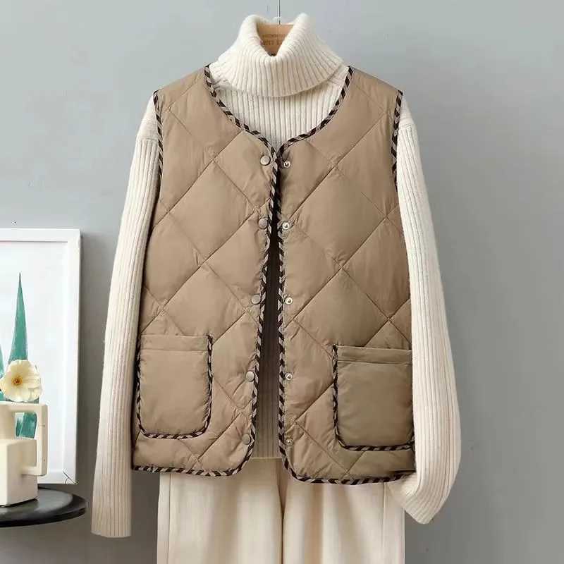 2025 New Autumn Winter Light Down Cotton Vest Woman Short Vests Round Neck Fashion Tops Loose Cotton Waistcoat Jacket FemaleT251128