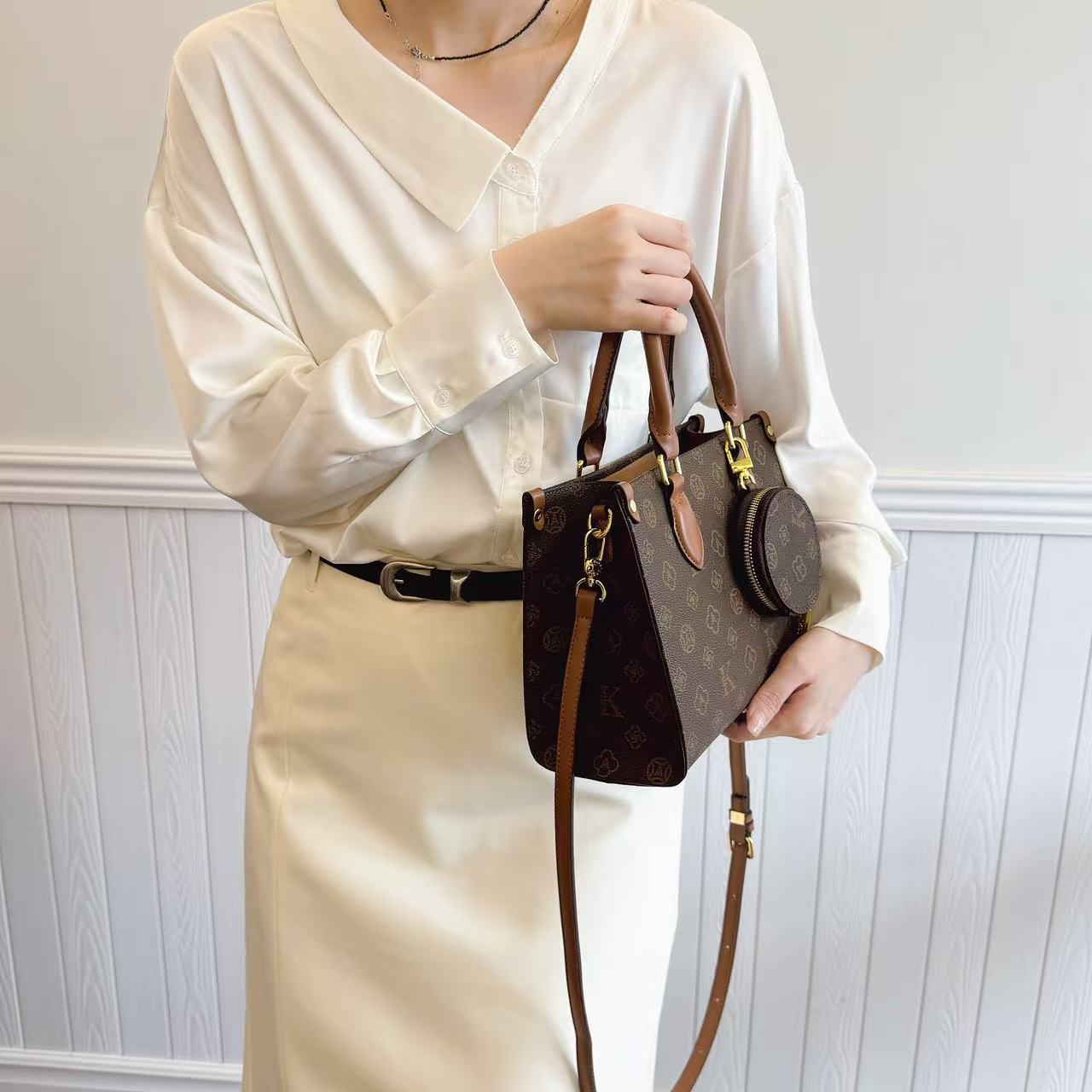 2025 Designer Tote Bag for Women - Chic Crossbody/Shoulder Bag Set, Light Luxury Portable Purse with Free Shipping