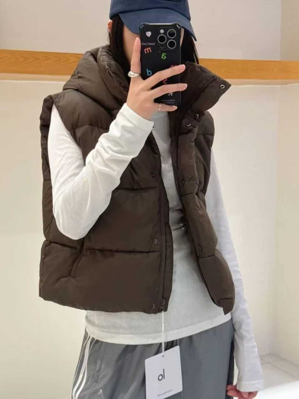 Autumn Winter Cotton Vest Women Stand-up Collar Hooded Jacket Sleeveless Casual Sports Zipper Warm Vests Thick Waistcoat WomenT251128
