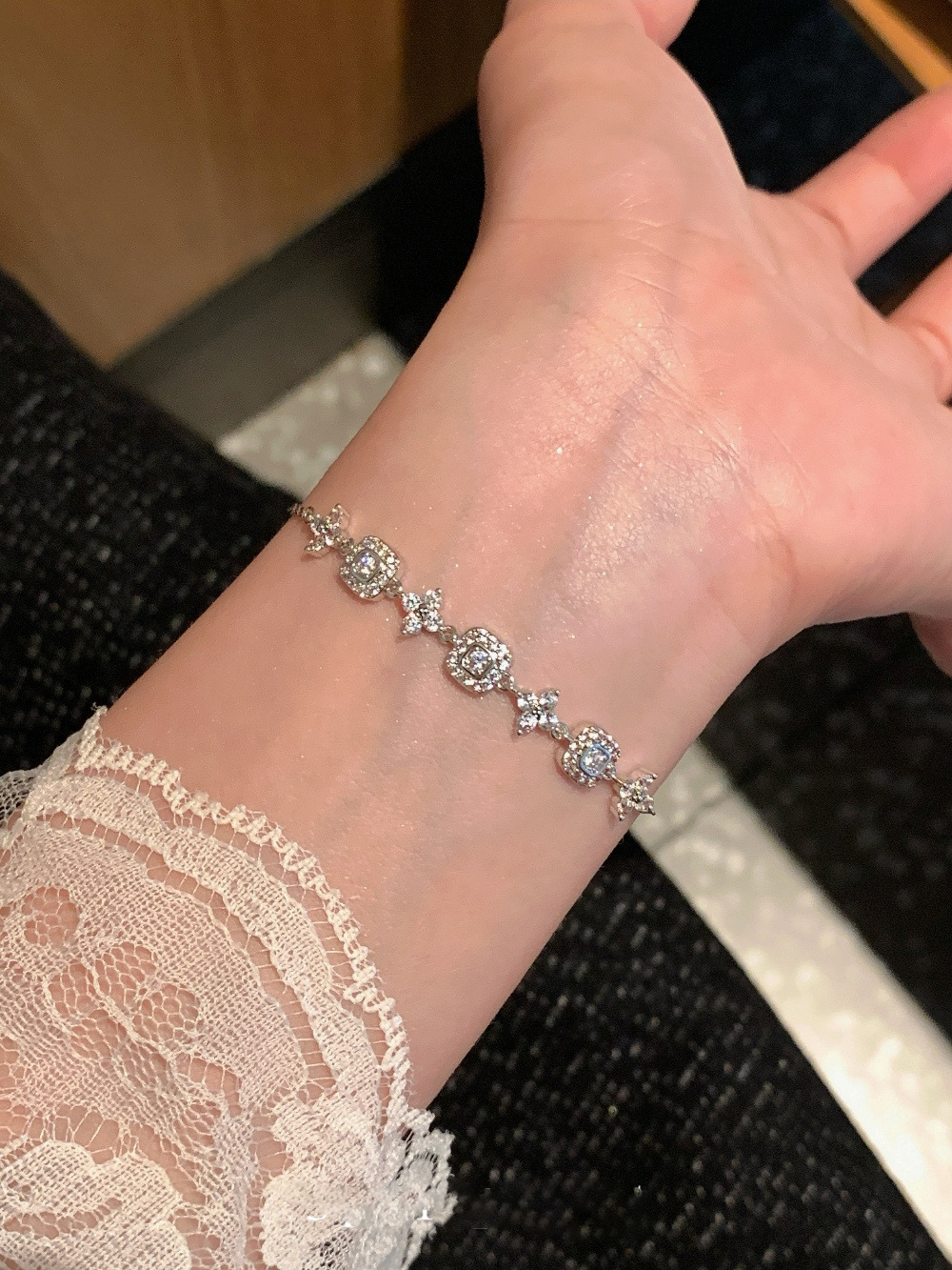 18K Real Gold Plated Zircon Square Flower Adjustable Exquisite and Beautiful Bracelet Light Luxury High-end Hand Accessories - view 4