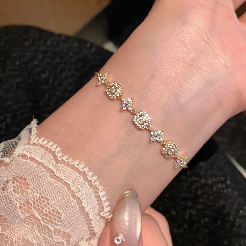 18K Real Gold Plated Zircon Square Flower Adjustable Exquisite and Beautiful Bracelet Light Luxury High-end Hand Accessories - view 3