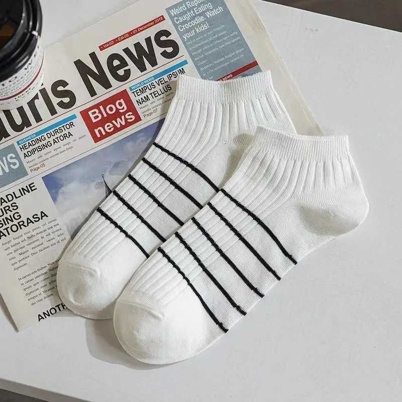 5 Pairs Summer Cotton Man Woman Short Socks Fashion Breathable Boat Socks Comfortable Casual Socks White and Black J251128