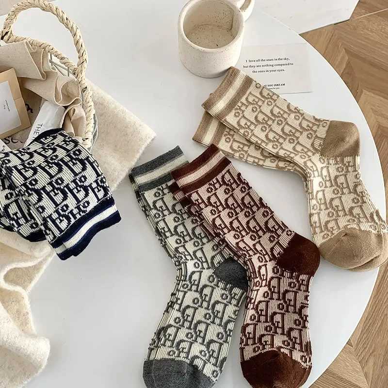1 Pair Autumn Winter Wool Warm Socks Women French Style Letters Pattern Solid Color Middle Tube Socks Breathable Wholesale J251128
